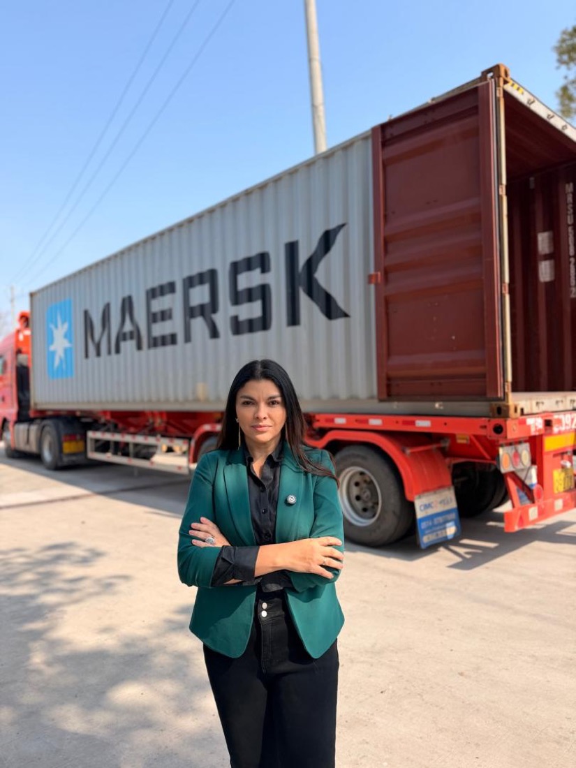 Contêiner MAERSK pronto para embarque ao Brasil